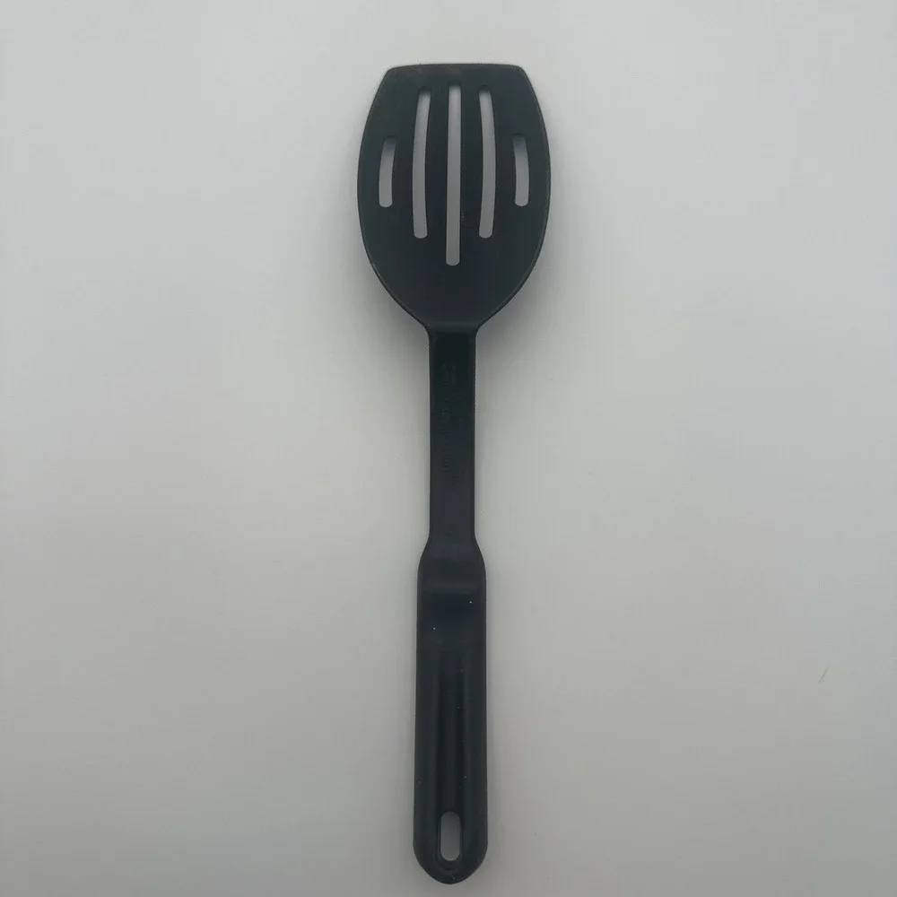 Pampered Chef Black Nylon Slotted Turner Spatula Heat Resistant 428F USA Made